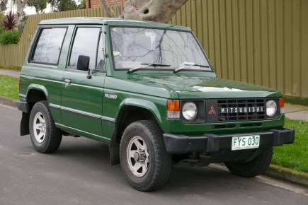 1984_mitsubishi_pajero_(na)_hardtop_(2015-07-03)