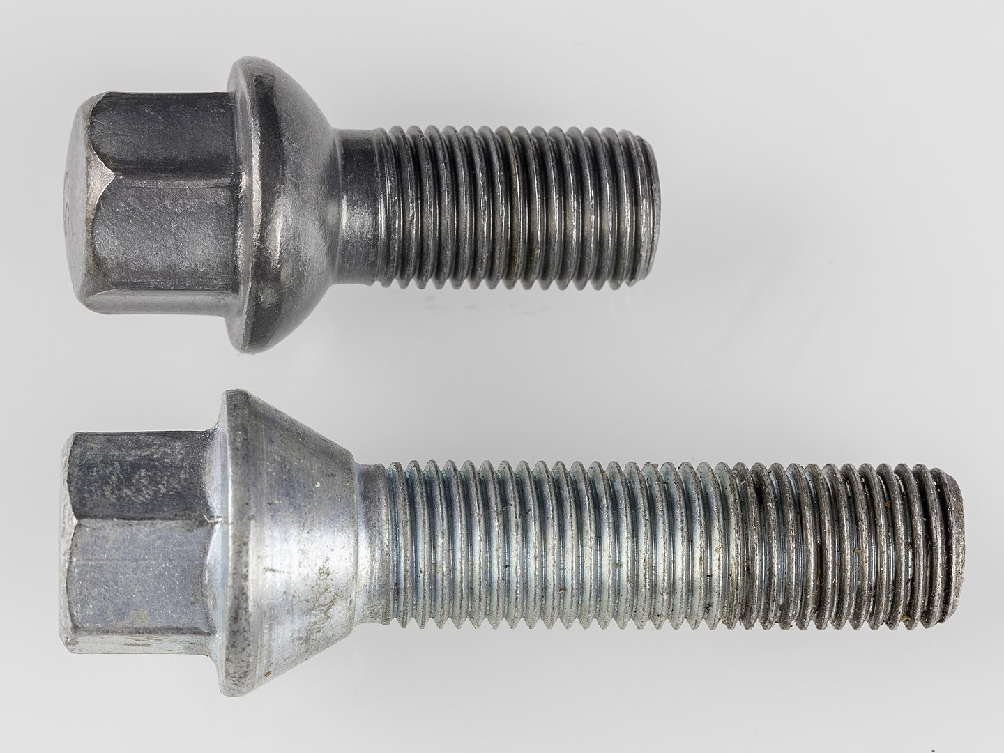 Kugelbundschraube und Kegelbundschraube